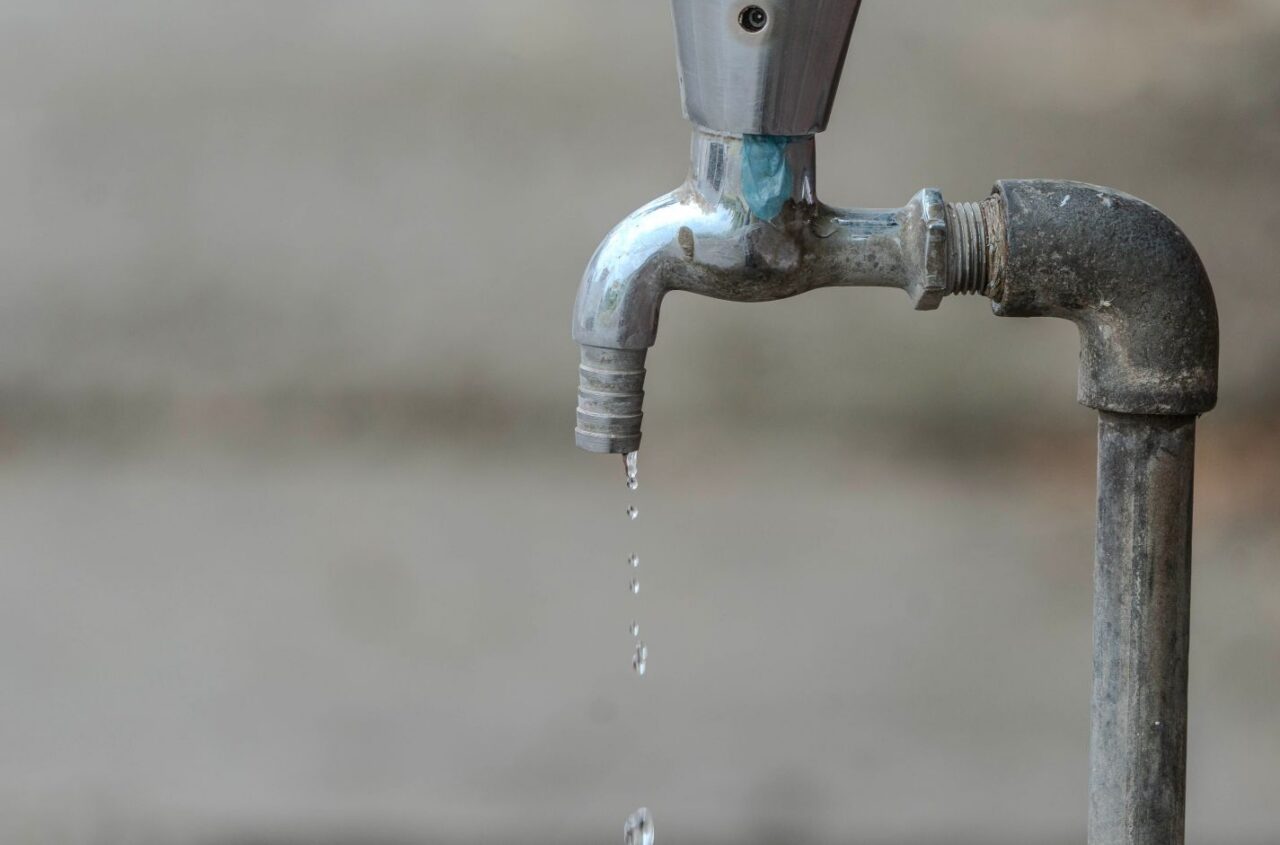 Water Faucet Dripping Shut Off Free Cash Flow AI Stocks